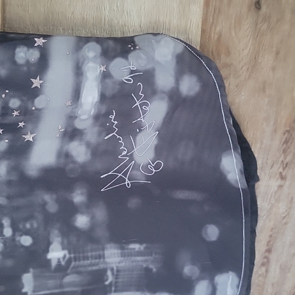 Abercrombie & Fitch Black and White Cap Sleeve NYC Tee Size Small - Picture 3 of 6